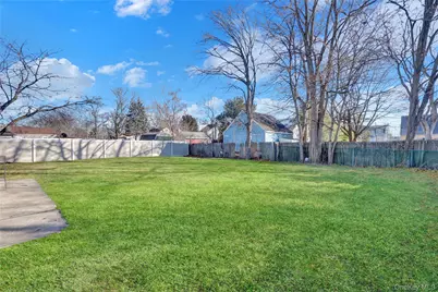 13 Dietz Street, Central Islip, NY 11722 - Photo 4