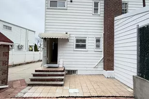 137-02 64th Rd, Flushing, NY 11367 - Photo 16