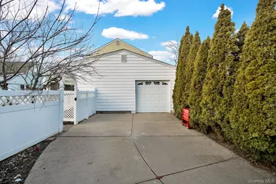 6 Elliott Place, Freeport, NY 11520 - Photo 18