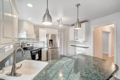 6 Elliott Place, Freeport, NY 11520 - Photo 6