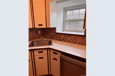 101-89 Sylvan Avenue, Miller Place, NY 11764 - Photo 4