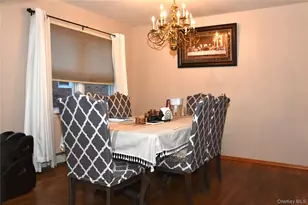 242 Munro Blvd, Valley Stream, NY 11581 - Photo 4