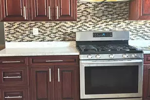 242 Munro Blvd, Valley Stream, NY 11581 - Photo 14