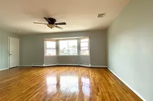 242 Munro Blvd, Valley Stream, NY 11581 - Photo 10