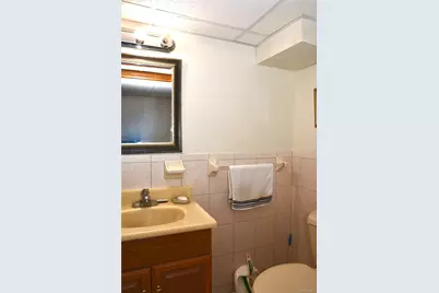 242 Munro Boulevard, Valley Stream, NY 11581 - Photo 20