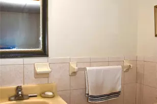 242 Munro Blvd, Valley Stream, NY 11581 - Photo 20