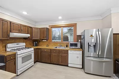 152 Rockaway Parkway, Valley Stream, NY 11580 - Photo 4