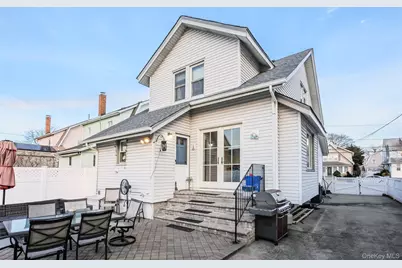 152 Rockaway Parkway, Valley Stream, NY 11580 - Photo 20