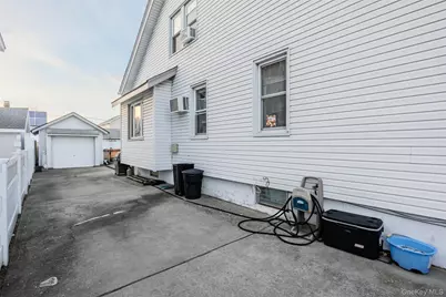 152 Rockaway Parkway, Valley Stream, NY 11580 - Photo 24