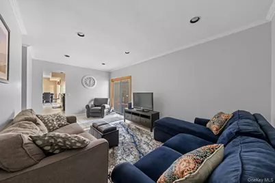 1 Lange Court, Melville, NY 11747 - Photo 8