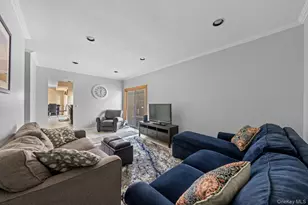 1 Lange Ct, Melville, NY 11747 - Photo 8