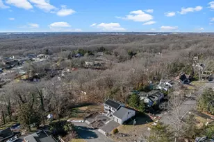 1 Lange Ct, Melville, NY 11747 - Photo 22