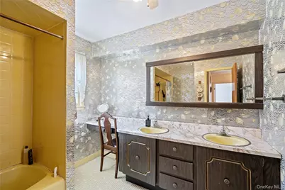 180-44 Grand Central Parkway, Jamaica, NY 11432 - Photo 22