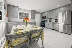 88 N Penataquit Ave, Bay Shore, NY 11706 - Photo 10