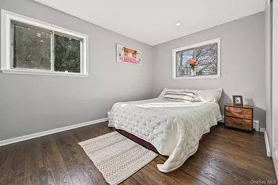 88 N Penataquit Avenue, Bay Shore, NY 11706 - Photo 12