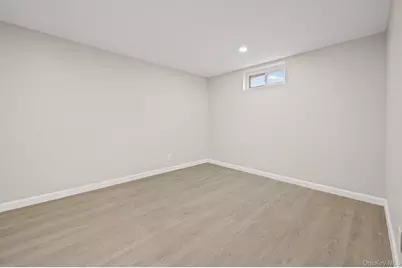 88 N Penataquit Avenue, Bay Shore, NY 11706 - Photo 18