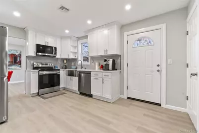 15 Bellaire Drive, Ridge, NY 11961 - Photo 12