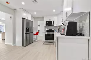 15 Bellaire Dr, Ridge, NY 11961 - Photo 14