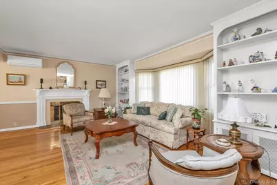 154 S Brush Drive, Valley Stream, NY 11581 - Photo 2