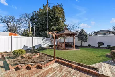 154 S Brush Drive, Valley Stream, NY 11581 - Photo 22