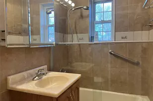 4 Consulate Dr, Tuckahoe, NY 10707 - Photo 16