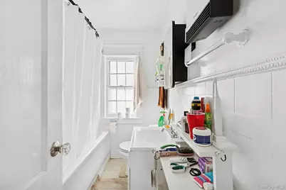 331 Tulip Avenue, Floral Park, NY 11001 - Photo 12