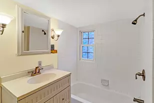 118 Shelter Rock Rd, Roslyn, NY 11576 - Photo 18