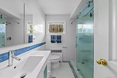 137 Cove Road, Huntington, NY 11743 - Photo 14