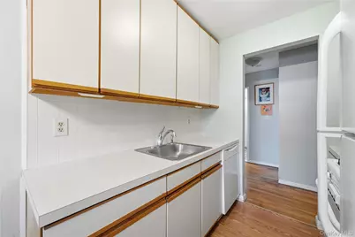 297 Merrick Road #D 1, Amityville, NY 11701 - Photo 12