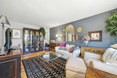 297 Merrick Road #D 1, Amityville, NY 11701 - Photo 8