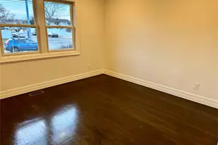 696 N Delaware Ave, Lindenhurst, NY 11757 - Photo 8