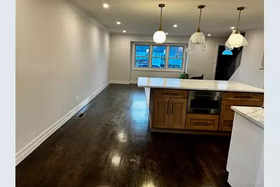 696 N Delaware Avenue, Lindenhurst, NY 11757 - Photo 4