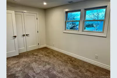 696 N Delaware Avenue, Lindenhurst, NY 11757 - Photo 14