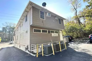 64 Pine Hollow Rd, Oyster Bay, NY 11771 - Photo 8