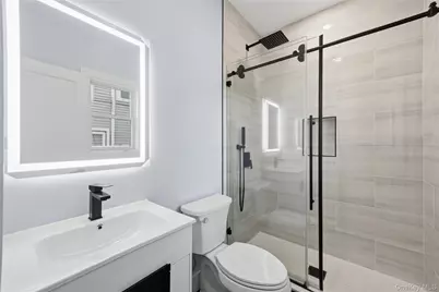 14 Fawn Lane, Westbury, NY 11590 - Photo 24