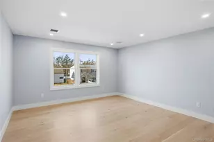 14 Fawn Ln, Westbury, NY 11590 - Photo 20