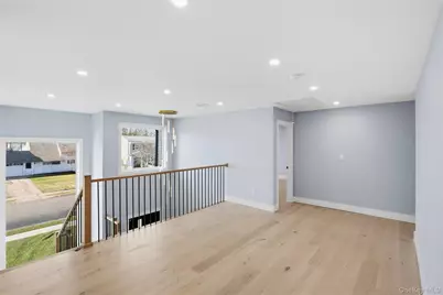 14 Fawn Lane, Westbury, NY 11590 - Photo 12