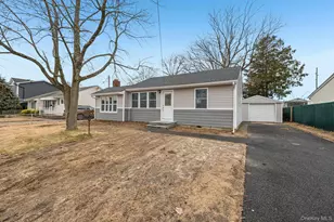 1354 Brooklyn Blvd, Bay Shore, NY 11706 - Photo 2