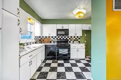 1537 144th Street, Whitestone, NY 11357 - Photo 12