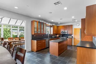 9 Ronwood Rd, Chestnut Ridge, NY 10977 - Photo 14