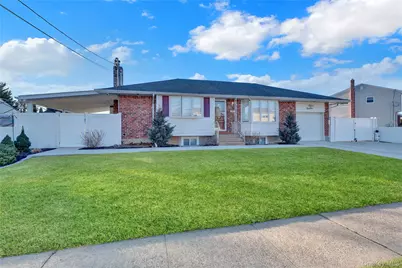 14 Lisa Drive, Deer Park, NY 11729 - Photo 2