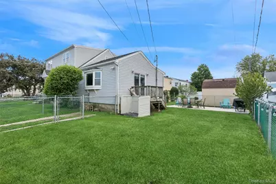 276 Hudson Avenue, Freeport, NY 11520 - Photo 22
