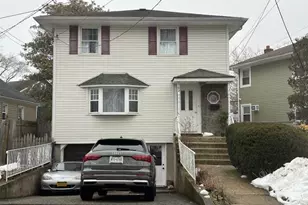 162 Rolling St, Malverne, NY 11565 - Photo 2