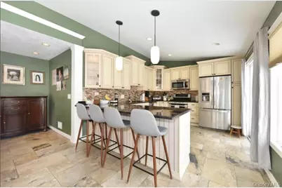 320 Roosevelt Avenue, Massapequa Park, NY 11762 - Photo 16