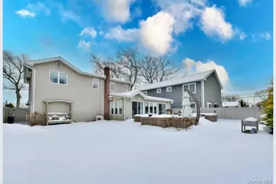 320 Roosevelt Avenue, Massapequa Park, NY 11762 - Photo 30