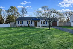 20 Ridge Haven Dr, Ridge, NY 11961 - Photo 2