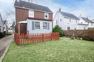 21 Cornell St, Williston Park, NY 11596 - Photo 24