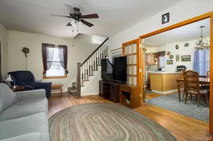 21 Cornell St, Williston Park, NY 11596 - Photo 4