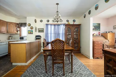 21 Cornell Street, Williston Park, NY 11596 - Photo 6