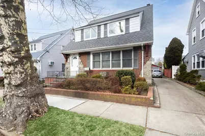 21 Cornell Street, Williston Park, NY 11596 - Photo 4